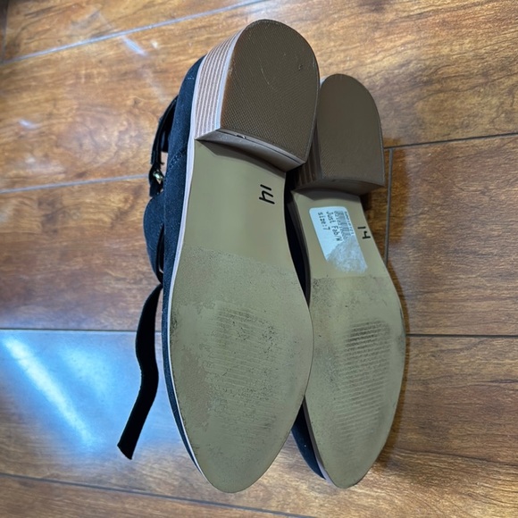 JustFab Black Ankle Booties with Sleek Design - Picture 3 of 3